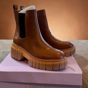Madden Girl Tan-Brown Chunky Lug Chelsea Boots
